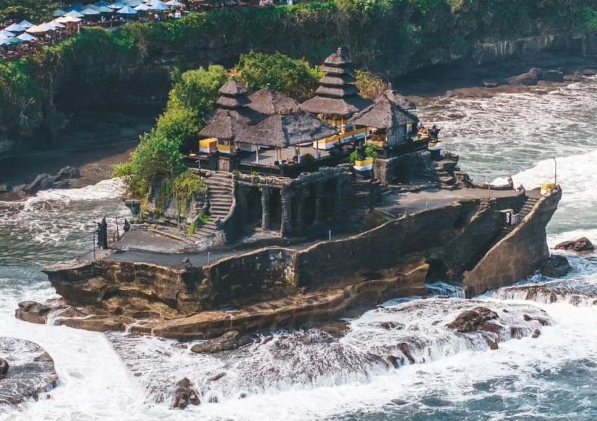 4 Den Tanah Lot